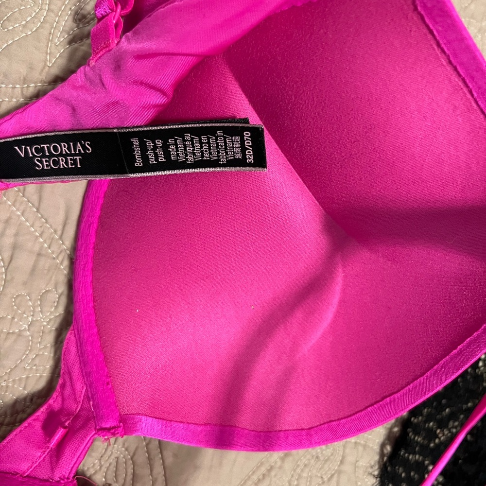 Victoria's Secret Black and Pink Bras Intimates Collection 32D - Picture 2 of 4